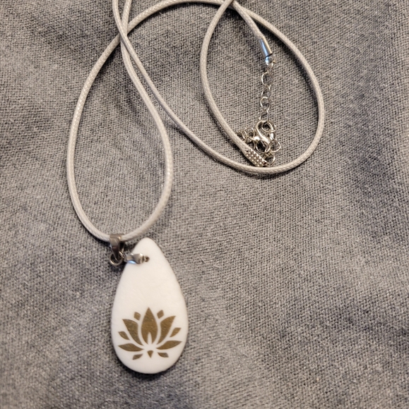 Czech Glass Teardrop Necklace - Picture 2 of 5